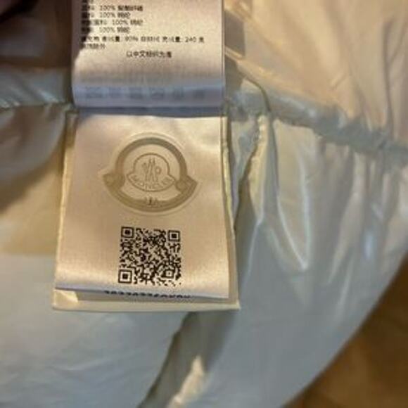 Women's Moncler White faux fur detachable hood down jacket size 3 NWT - Picture 11 of 16